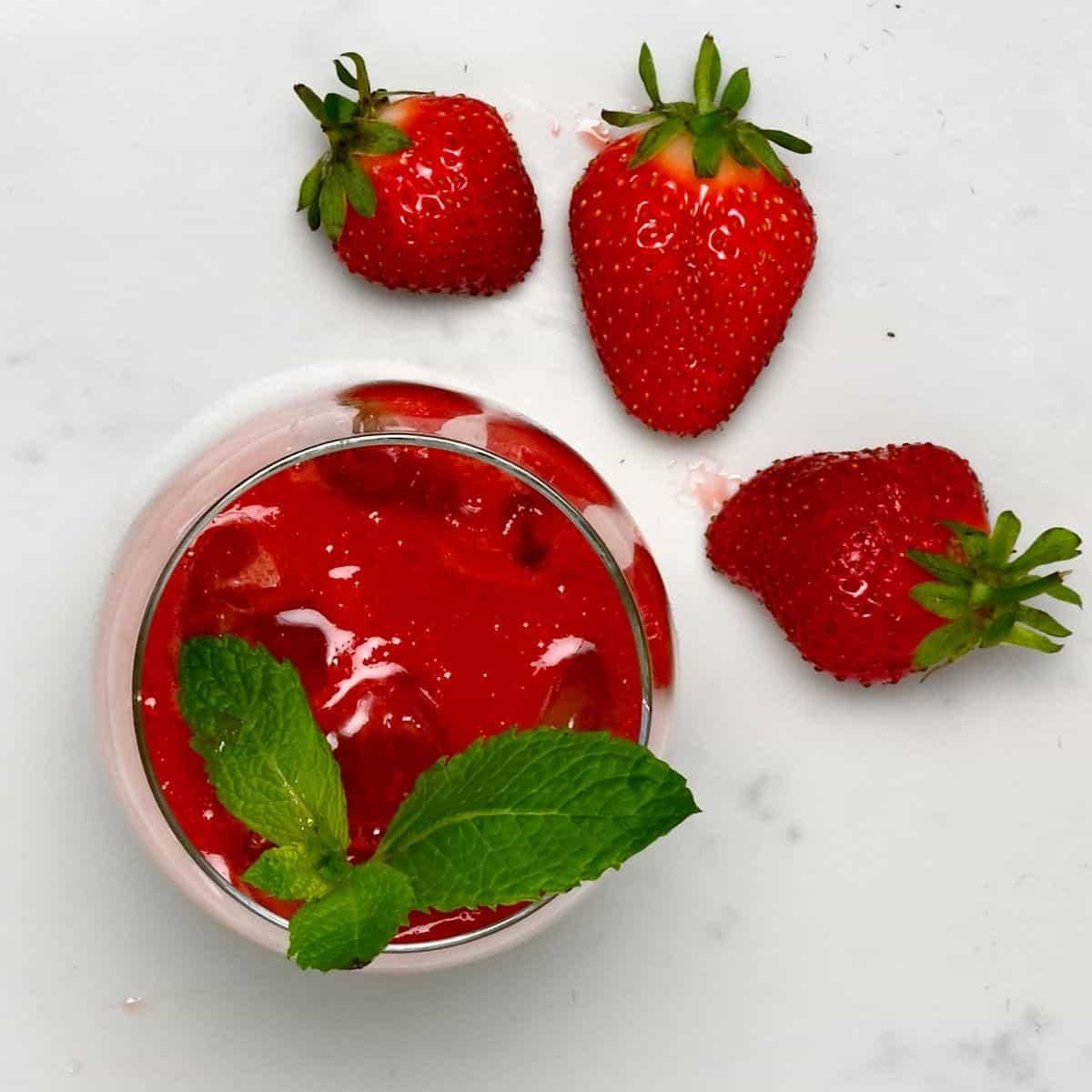 Fresh Strawberry Juice: Healthy Options & Delicious Add-Ins